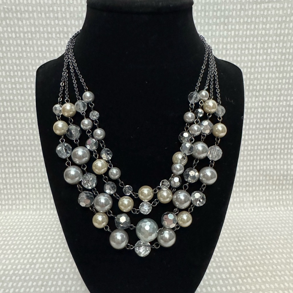 Elegant Silver and Gold Pearl Necklace